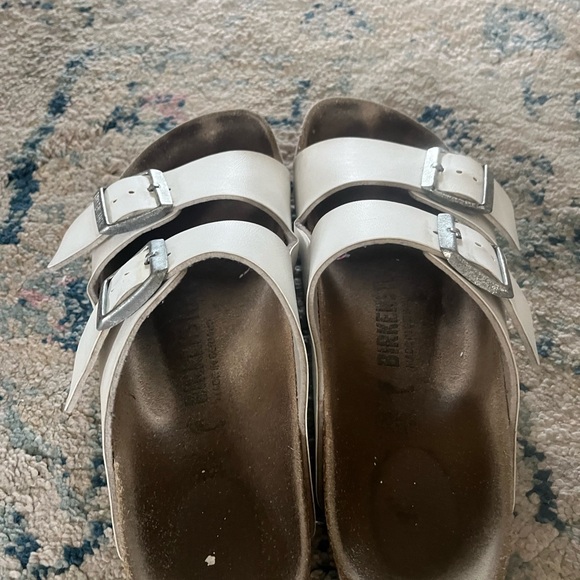 38 narrow fit White Birkenstocks - Picture 3 of 5